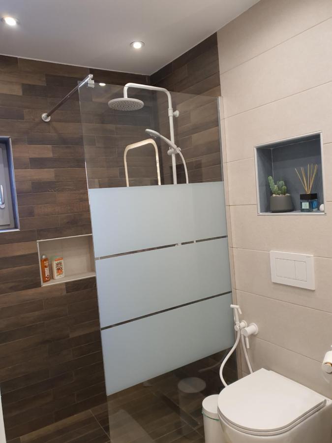 Tony'S Suite With Parking Atenas Exterior foto